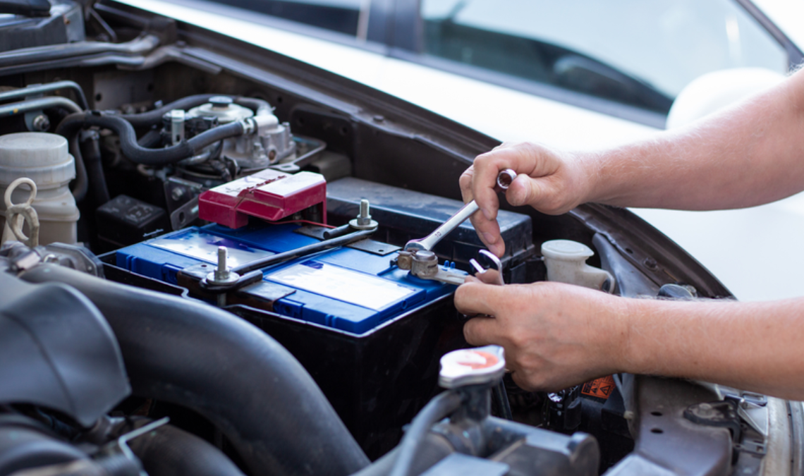 penyebab aki mobil cepat soak