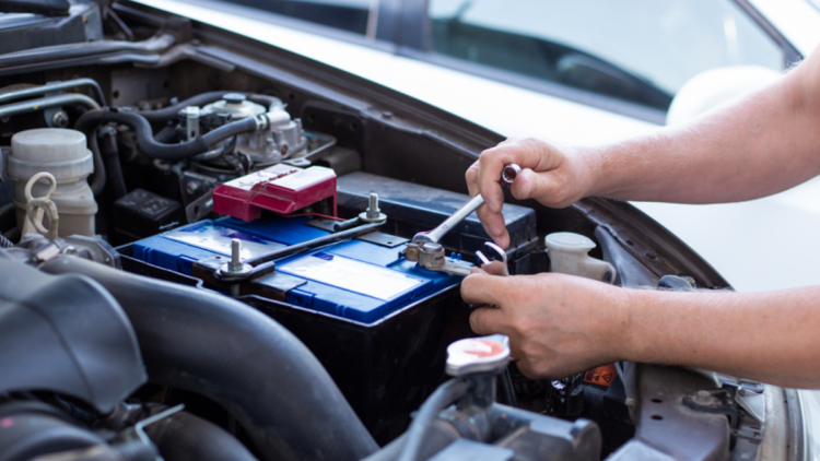 penyebab aki mobil cepat soak