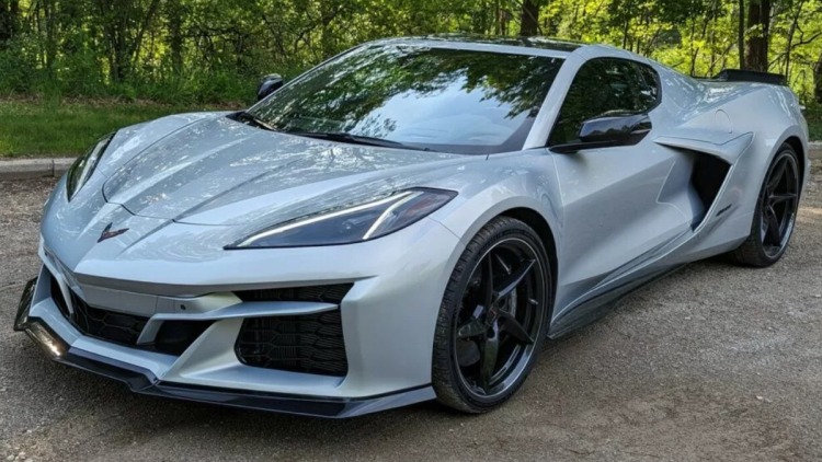Corvette E-Ray