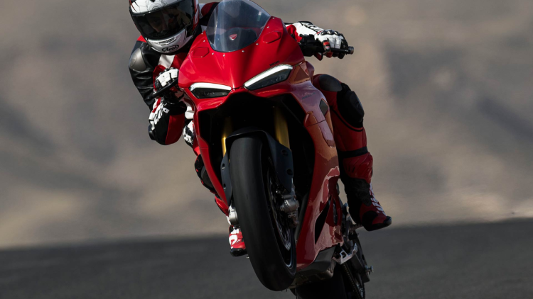 Ducati panigale v2 2025