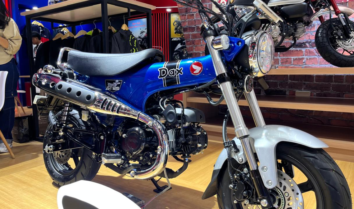 Honda ST125 Dax