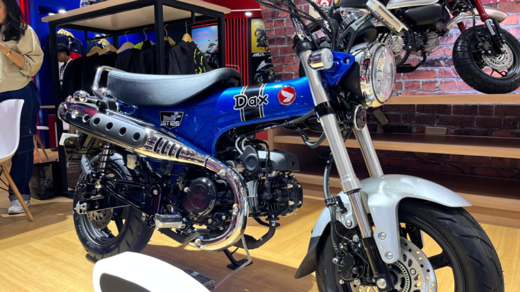 Honda ST125 Dax