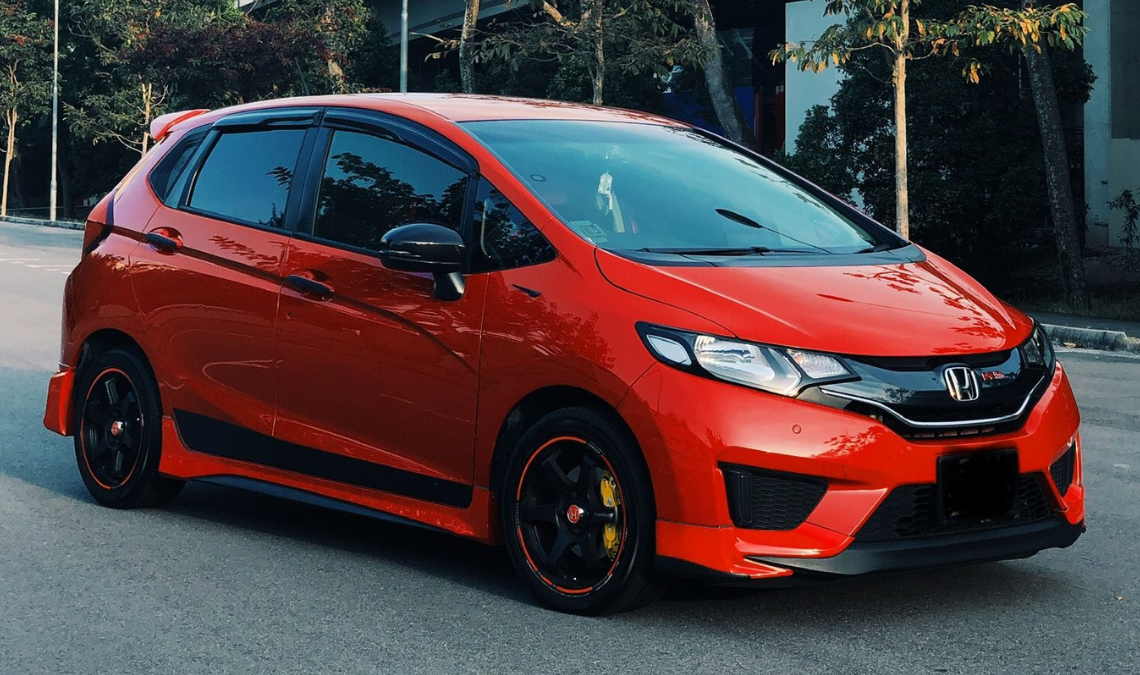 Mobil hatchback bekas