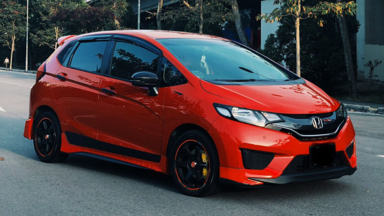 Mobil hatchback bekas