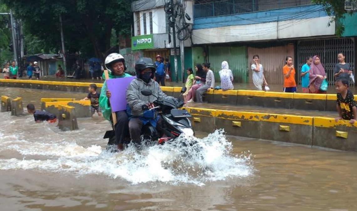 Motor Terobos Banjir