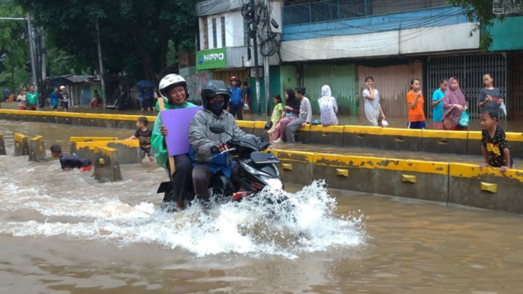 Motor Terobos Banjir