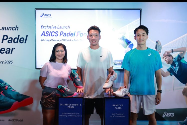 [Ki-ka] Maitri Widyakirana selaku Marketing Lead Core Performance Sports ASICS Indonesia, Sota Fukushima selaku President Director ASICS Indonesia, & Hiroaki Arakubo selaku Head Core Performance Sports ASICS Indonesia