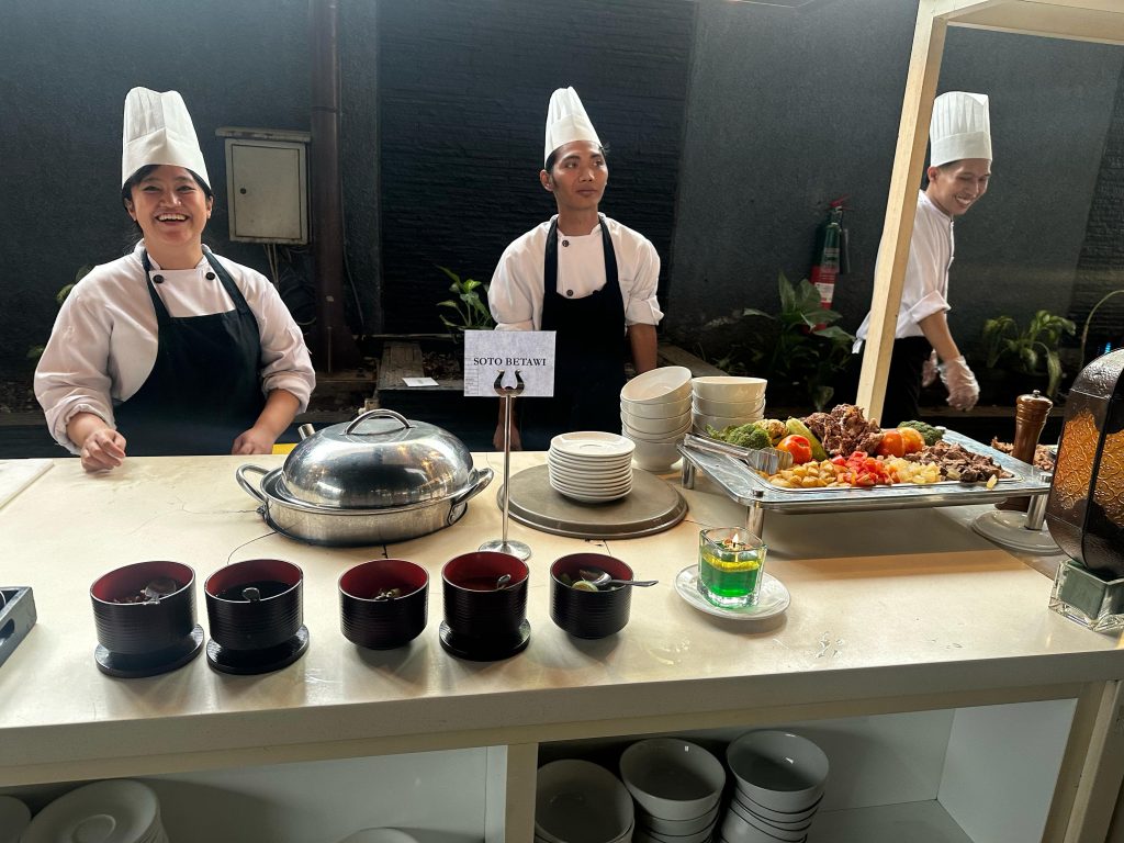 Soto Betawi di Kampoeng Ramadan Park Hotel Cawang, Jakarta