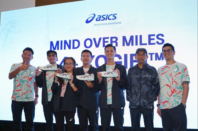 [Ki-ka] Sota Fukushima, Danar Guritno, Glenda Vyona, Jasment, Naufal Rahman, Coach Andriyanto, dan Yogi Suryo Prayogo dalam Press Conference ASICS S4+ Yogiri Tokyo Marathon 2025