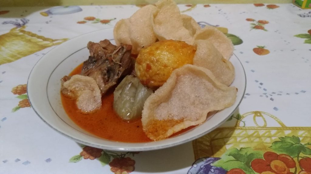 Lontong Pelalah Ayam