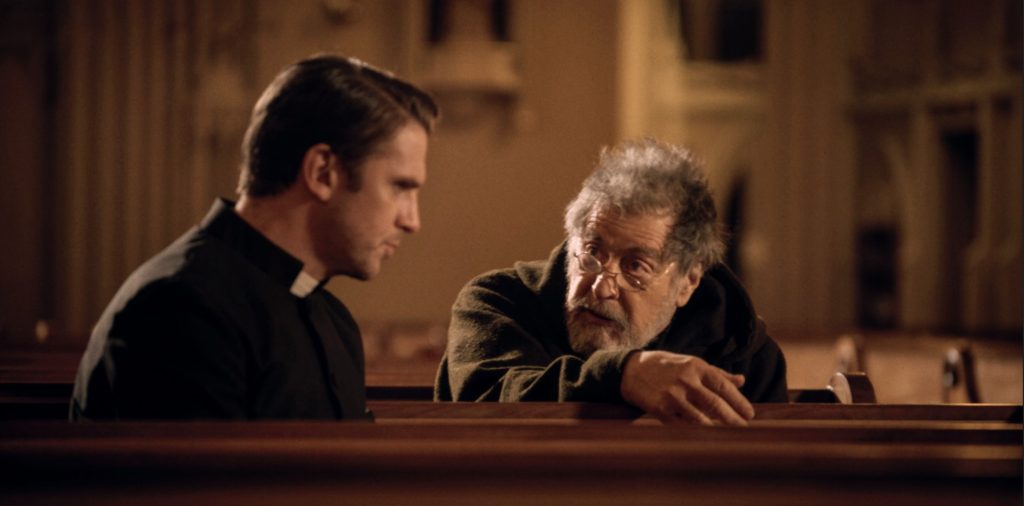Al Pacino dan Dan Stevens di film The Ritual (2025)